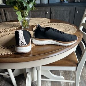 OTBT women’s tennis shoes